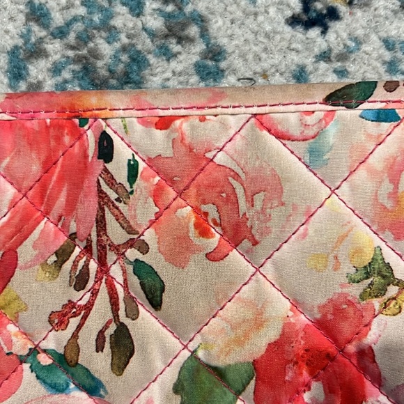 Initials Inc floral wristlet - Picture 5 of 8